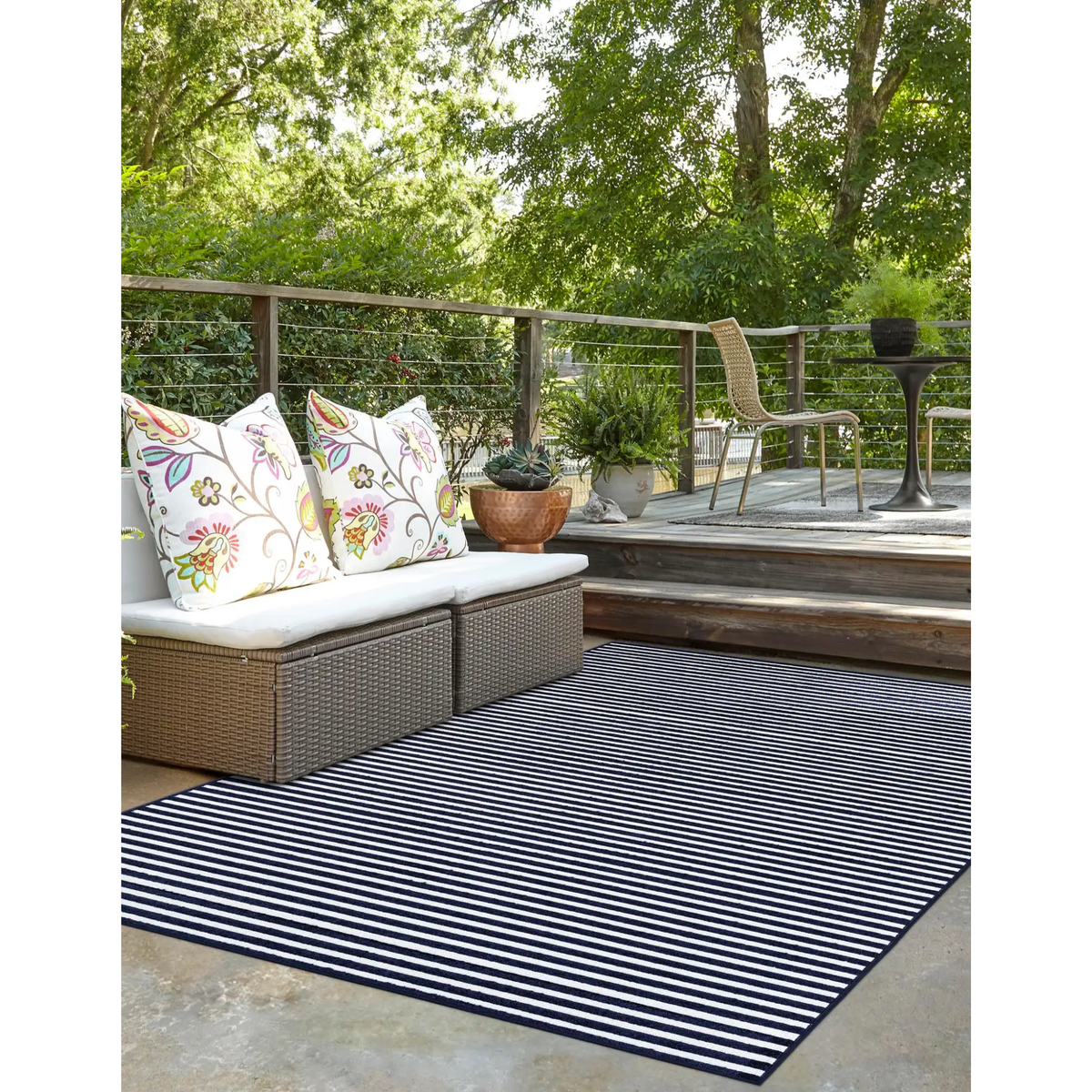 Navy Blue 4' 1 x 6' 1 Indoor/Outdoor Rectangle Rug