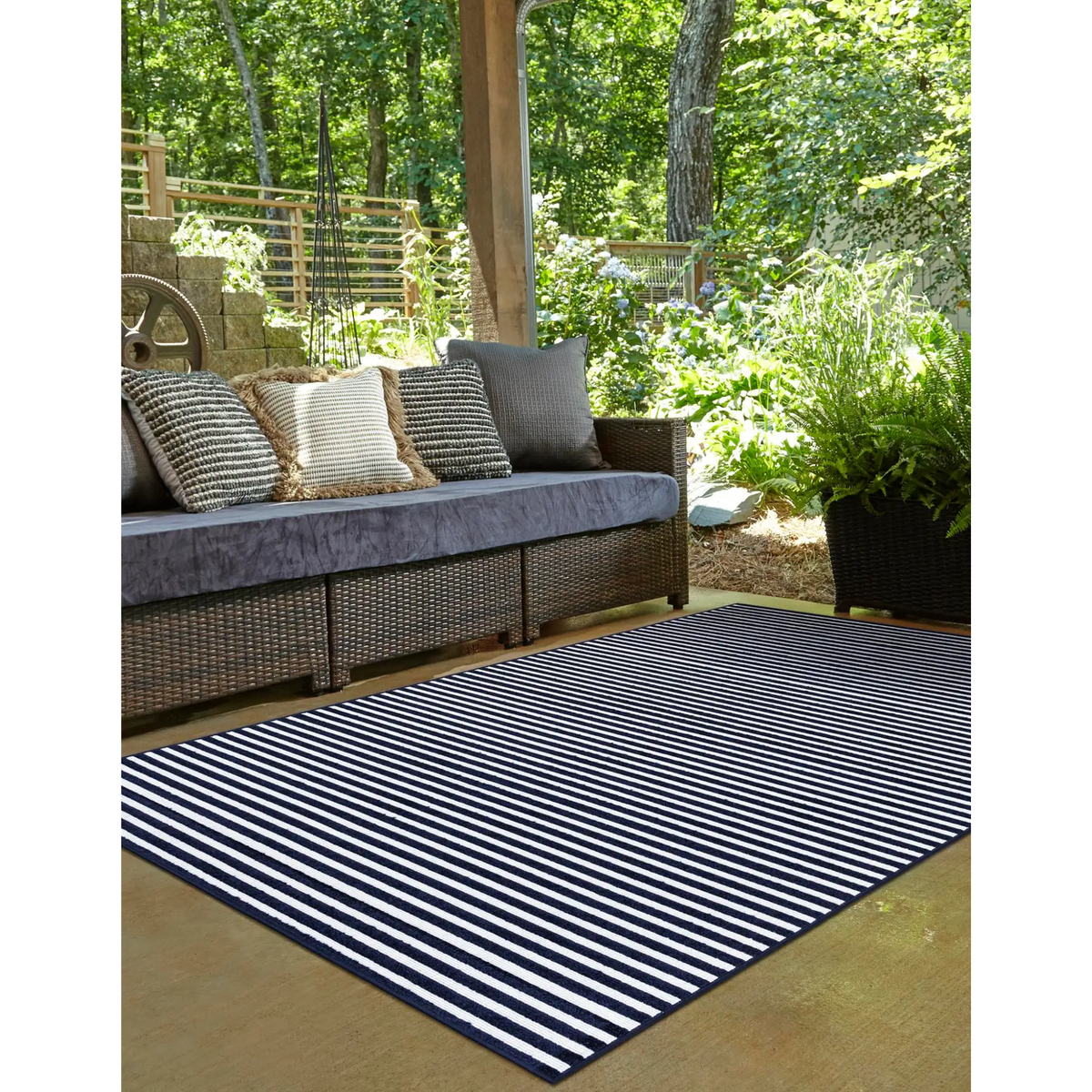 Navy Blue 4' 1 x 6' 1 Indoor/Outdoor Rectangle Rug