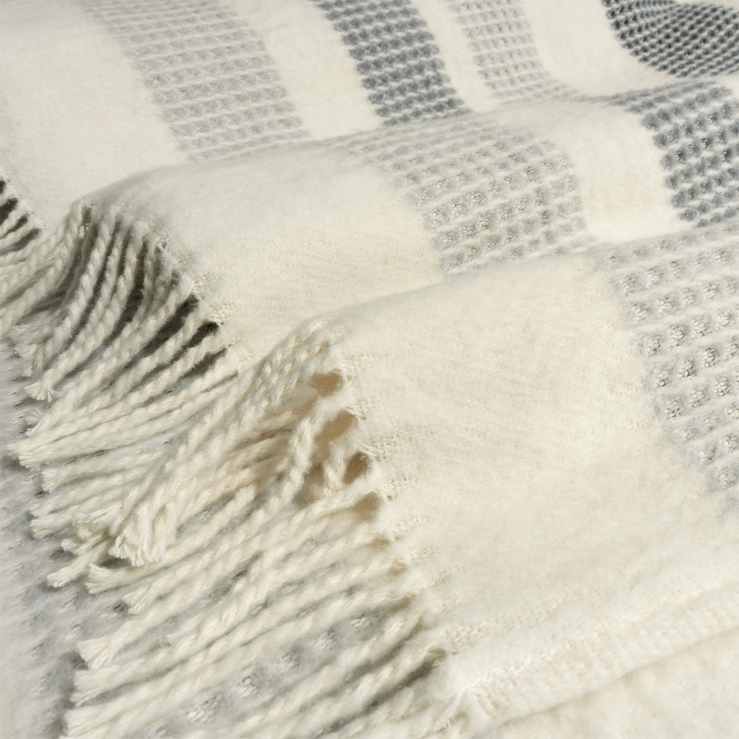 Venecia Throw